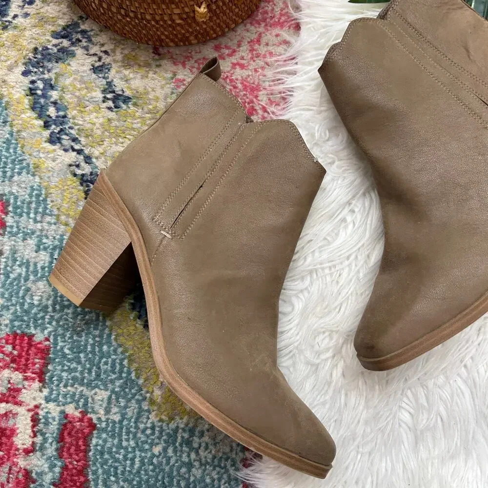 MIA Brown Heeled Ankle Boot Bootie 9.5 Neutral Square Toe Block Heel